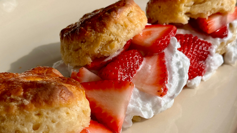 5 EASY SUMMER DESSERT IDEAS USING BUTTERMILK BISCUITS