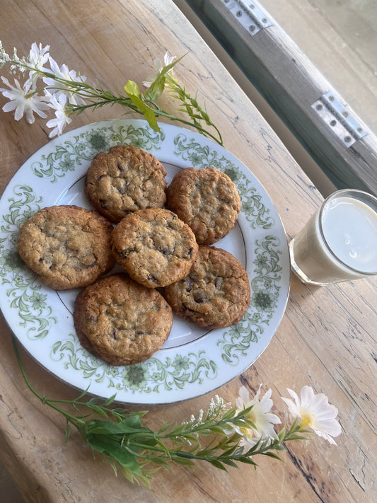 Oatmeal Chocolate Chip Cookies (6 pack)
